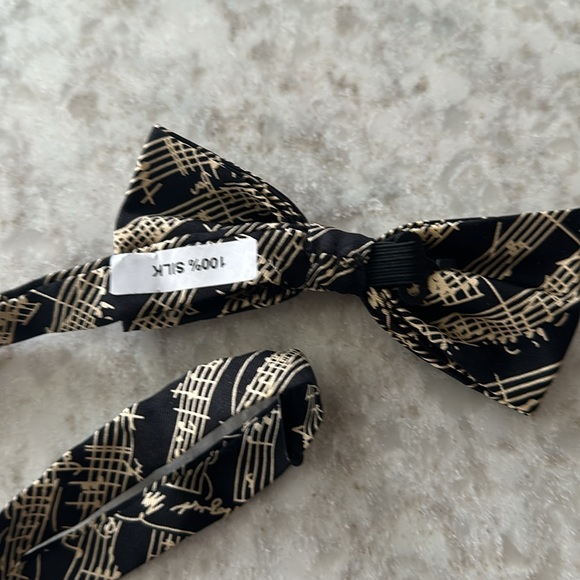 Musical Silk Bow Tie - Picture 2 of 3